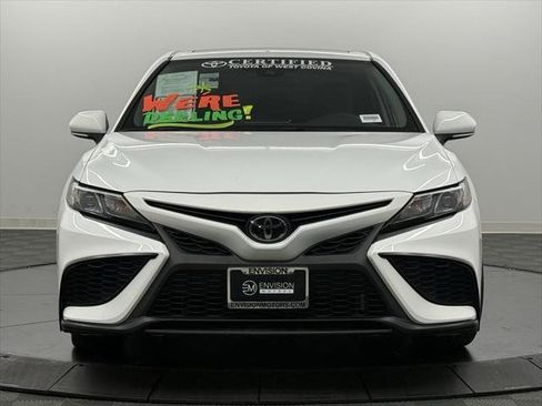 Used 2024 Toyota Camry SE image 3