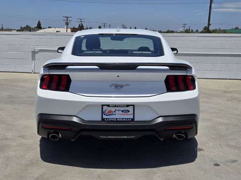 Used 2024 Ford Mustang Coupe RWD image 5