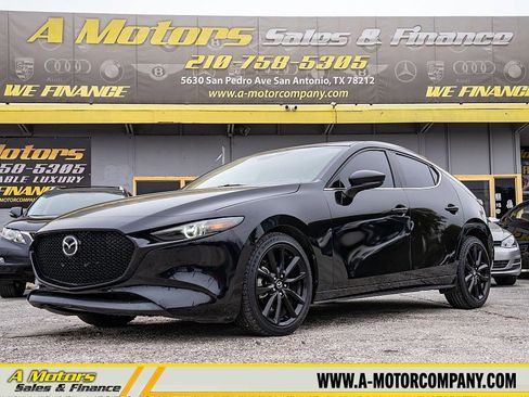 Used 2019 MAZDA MAZDA3 Hatchback w/ Premium Package FWD image 1