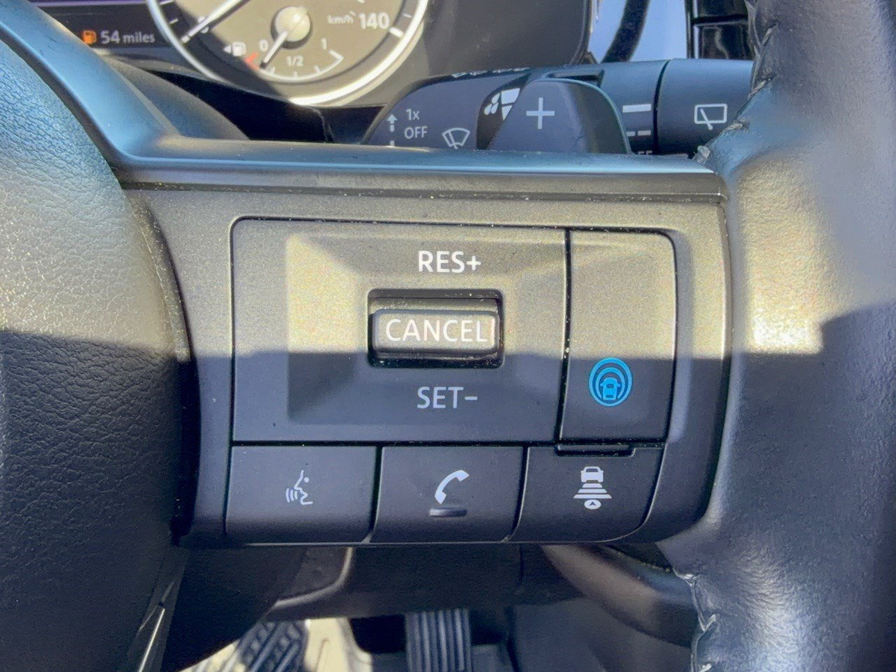 Used 2024 Nissan Pathfinder SV w/ SV Premium Package FWD image 19