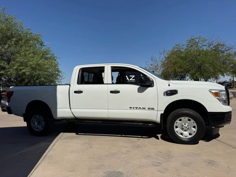 Used 2017 Nissan Titan S RWD image 5
