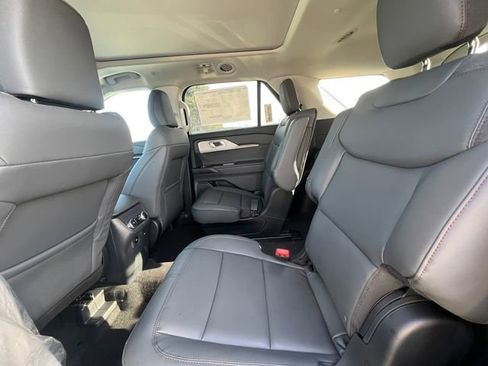 Used 2026 Ford Explorer Active w/ Active Comfort Package AWD/4WD image 15