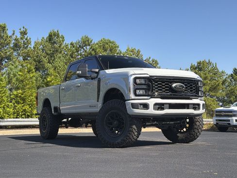 Used 2025 Ford F250 Lariat w/ Black Appearance Package AWD/4WD image 2