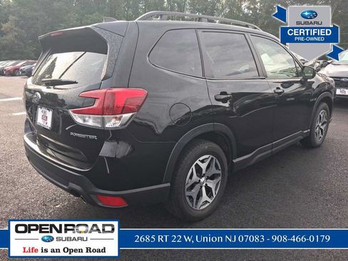 Certified 2023 Subaru Forester Premium AWD/4WD image 3