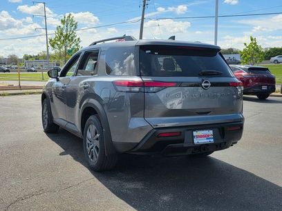 New 2026 Nissan Pathfinder SV w/ SV Premium Package