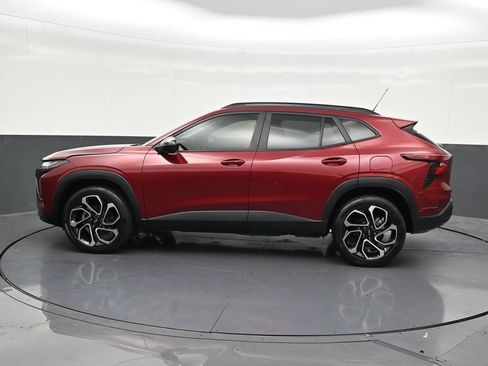 Used 2024 Chevrolet Trax RS FWD image 2