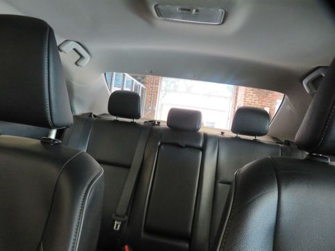Used 2017 Toyota Corolla XLE FWD image 28