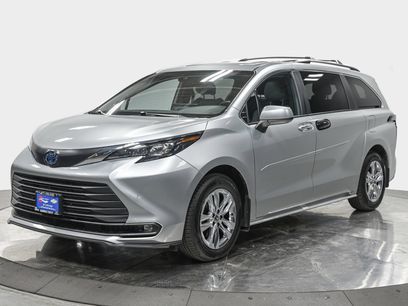 Used 2025 Toyota Sienna XLE w/ XLE Plus Package