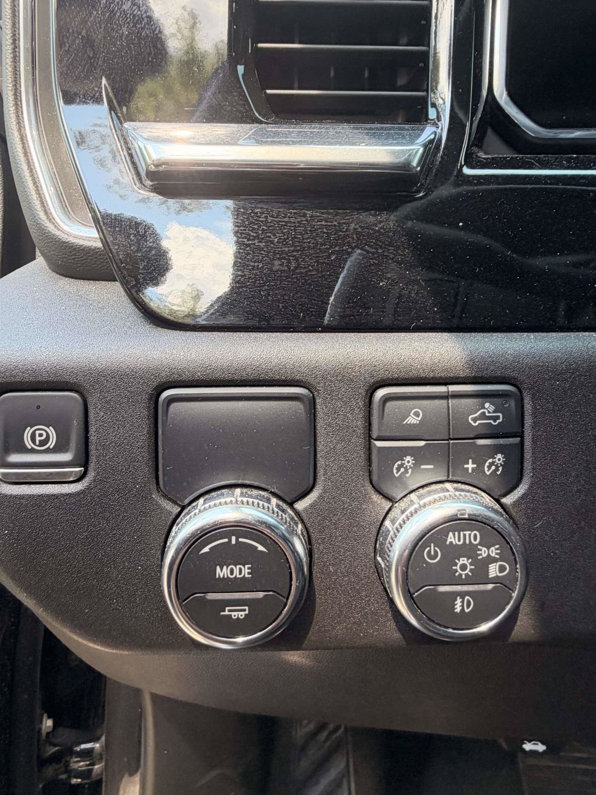 Used 2024 GMC Sierra 1500 SLT RWD image 10