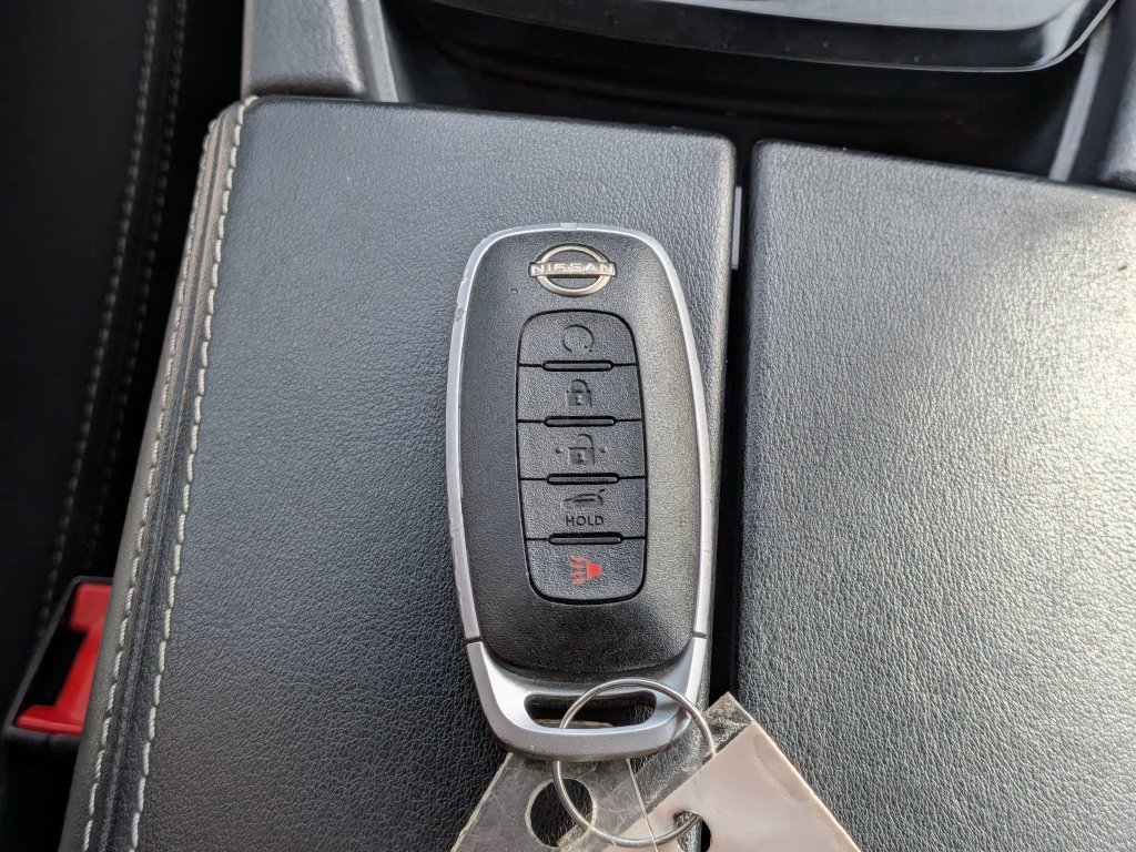 Used 2025 Nissan Rogue SV AWD/4WD image 32