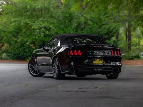 Used 2019 Ford Mustang Premium w/ Equipment Group 201A RWD image 5