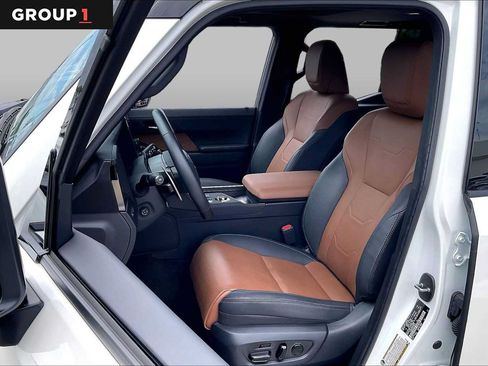 Used 2025 Lexus GX 550 w/ Accessory Package (2T) AWD/4WD image 7