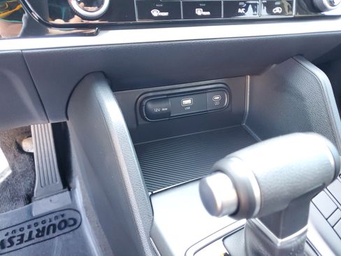 Certified 2025 Kia Sportage LX image 24