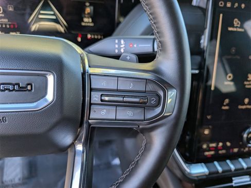 Used 2025 GMC Yukon Denali image 27