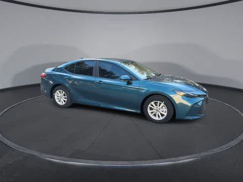 Used 2026 Toyota Camry LE w/ Convenience Package FWD image 9