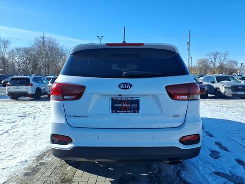 Used 2020 Kia Sorento LX w/ LX I4 Convenience Package image 6