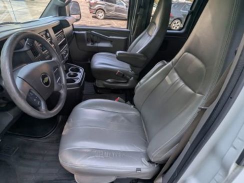 Used 2017 Chevrolet Express 3500 LT w/ LT Preferred Equipment Group RWD image 15