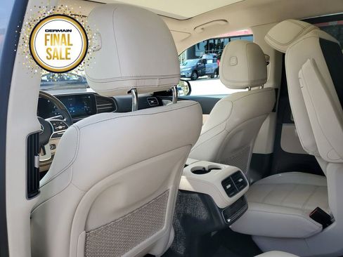 Used 2022 Mercedes-Benz GLS 450 4MATIC image 18