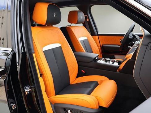 Certified 2025 Rolls-Royce Cullinan image 28