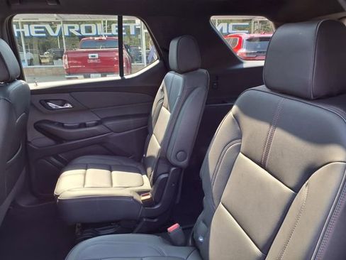 Used 2023 Chevrolet Traverse RS image 11