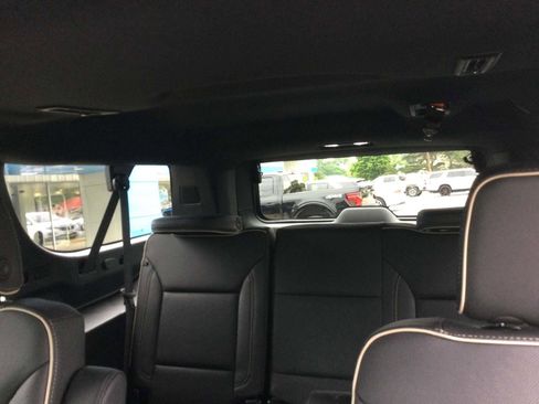 Used 2024 Chevrolet Suburban Premier w/ Premium Package image 15