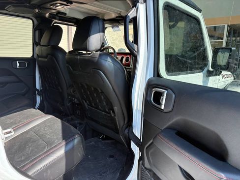 Used 2023 Jeep Gladiator Rubicon w/ LED Lighting Group AWD/4WD image 27