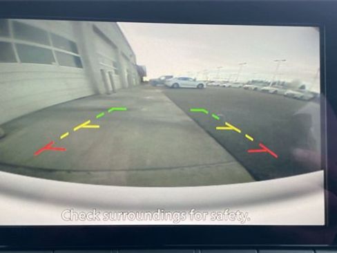 Used 2024 Nissan Pathfinder S image 17