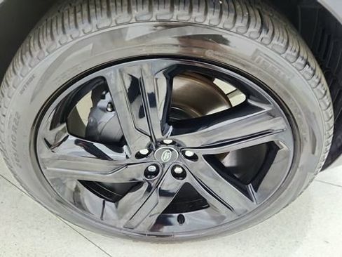 Used 2024 Land Rover Discovery Dynamic SE AWD/4WD image 60