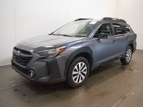 Certified 2025 Subaru Outback Premium AWD/4WD image 8