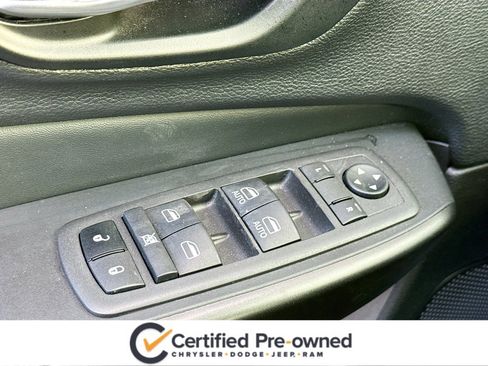 Used 2022 Jeep Cherokee Trailhawk image 8