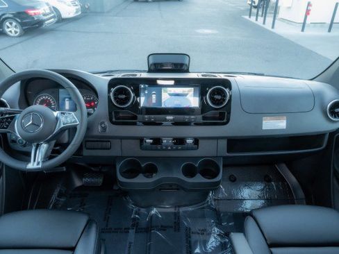New 2026 Mercedes-Benz Sprinter 2500 image 18