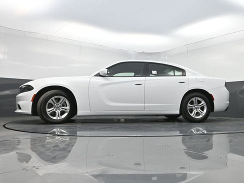 Used 2022 Dodge Charger SXT w/ Leather Interior Group RWD image 28