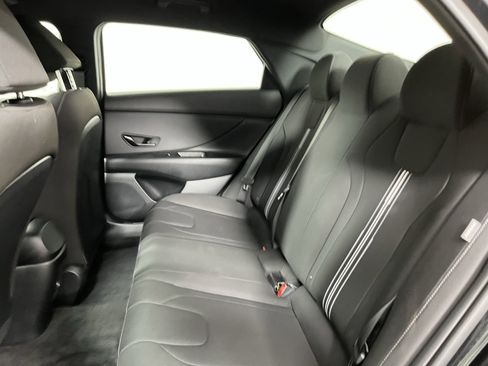 Used 2025 Hyundai Elantra Sport image 14