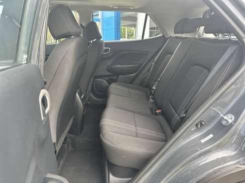 Used 2025 Hyundai Venue SEL FWD image 27