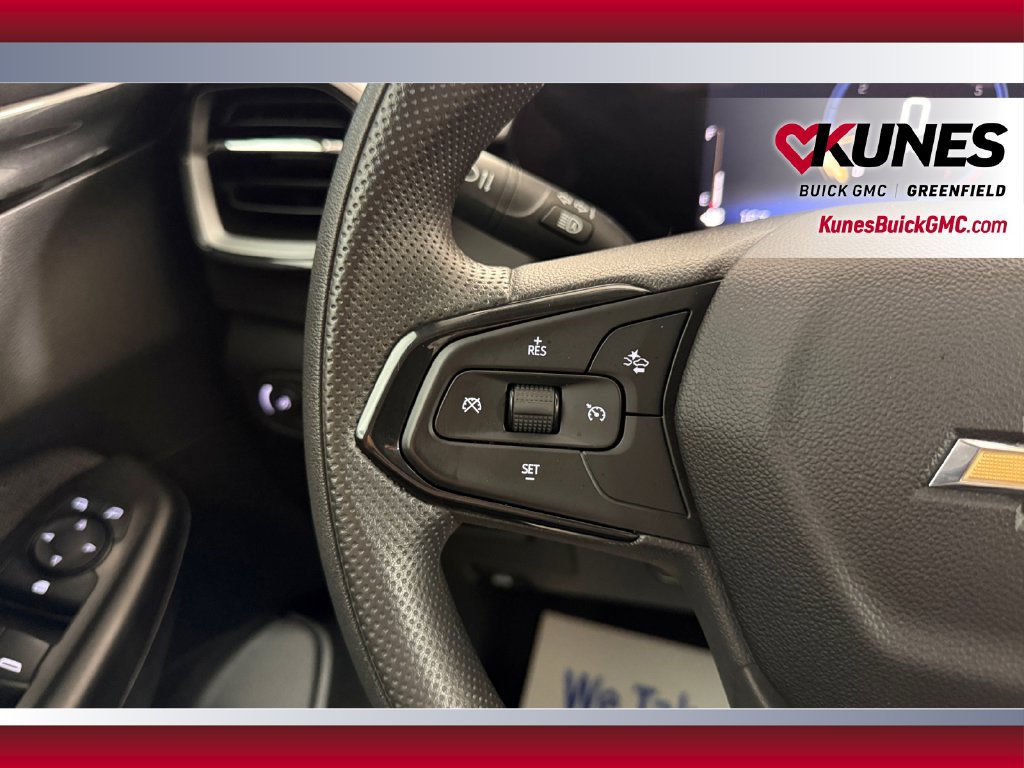 Used 2025 Chevrolet TrailBlazer LT AWD/4WD image 17