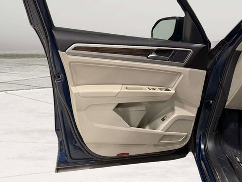 Used 2021 Volkswagen Atlas SE image 17