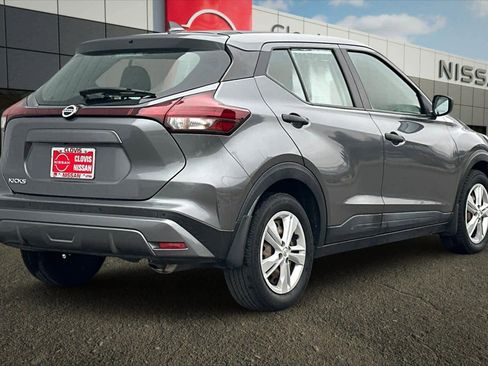 Used 2021 Nissan Kicks S image 3