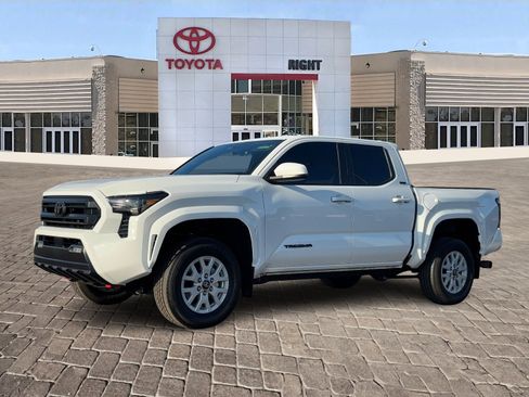 Certified 2024 Toyota Tacoma SR5 image 2