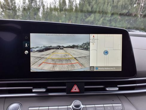 New 2025 Hyundai Elantra SEL image 19