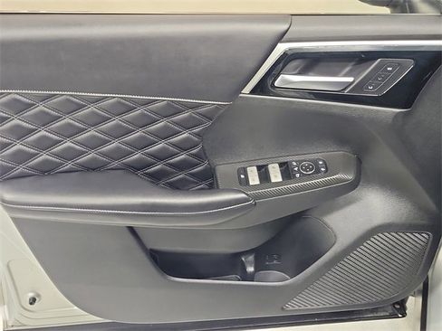 Used 2022 Mitsubishi Outlander SEL image 17