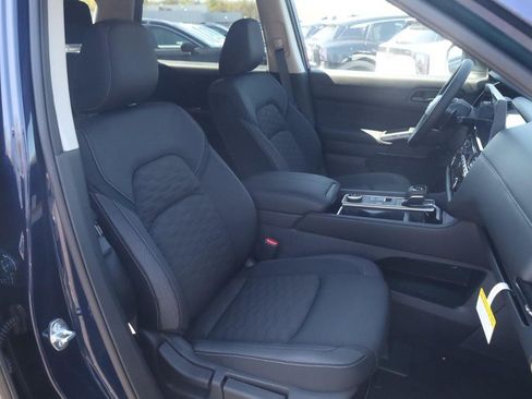 New 2026 Nissan Pathfinder SV image 21