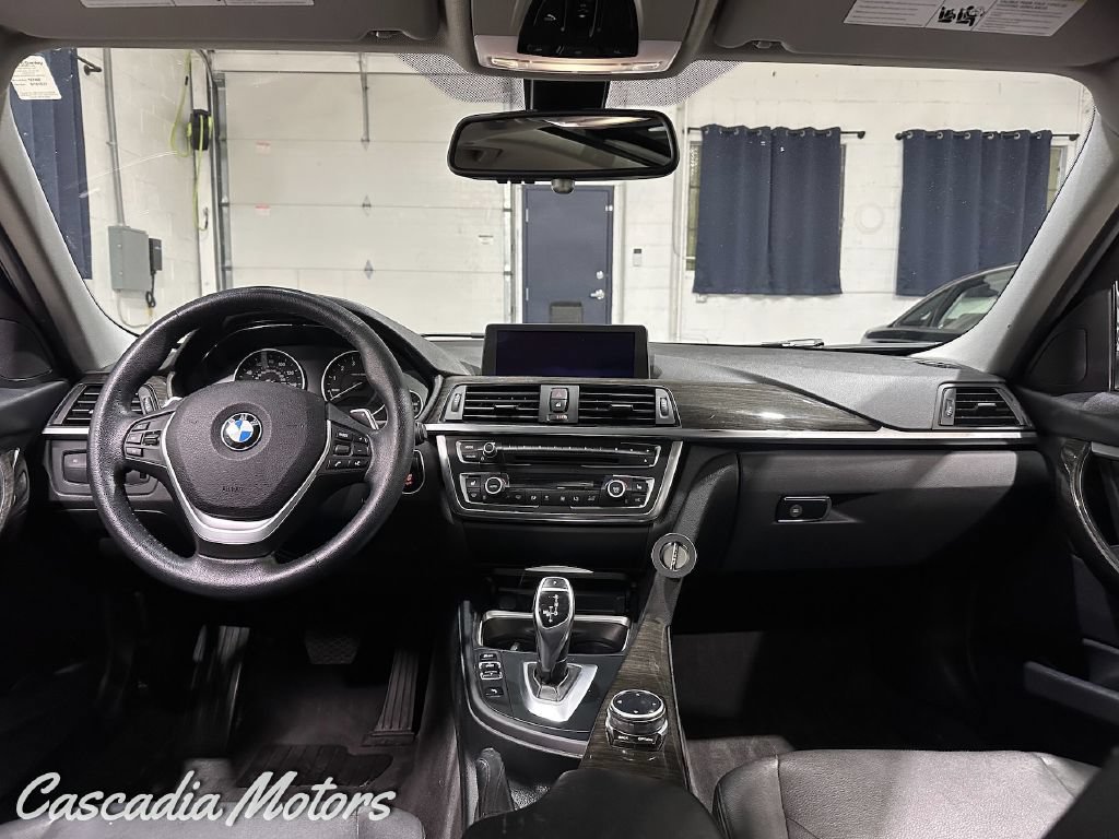 Used 2015 BMW 328i xDrive Wagon AWD/4WD image 18