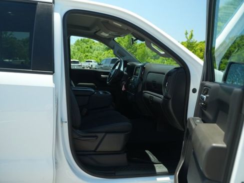 Used 2022 Chevrolet Silverado 1500 Custom RWD image 18