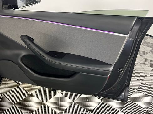 Used 2024 Tesla Model 3 Standard Range image 31
