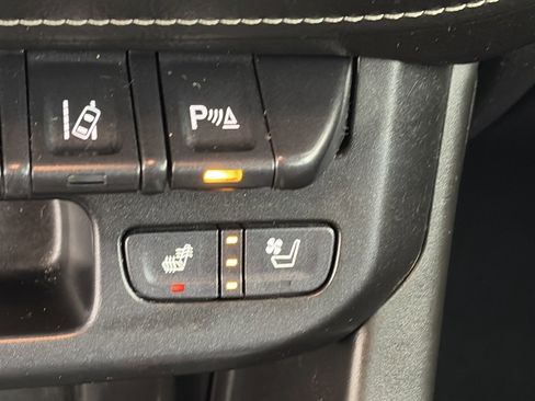 Used 2021 GMC Canyon Denali image 27