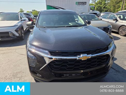 Used 2025 Chevrolet Trax LS FWD image 17