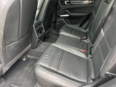 Used 2020 Porsche Cayenne Turbo AWD/4WD image 11