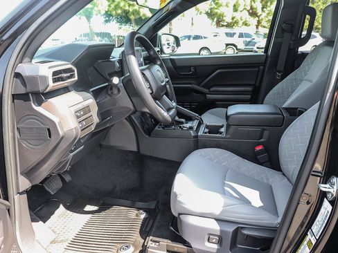 Certified 2026 Toyota Tacoma SR5 AWD/4WD image 22