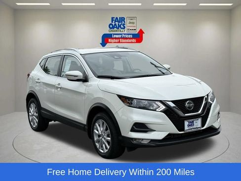 Used 2022 Nissan Rogue Sport SV AWD/4WD image 1