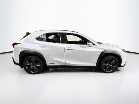 Used 2021 Lexus UX 250h w/ Accessory Package (Z2) AWD/4WD image 4